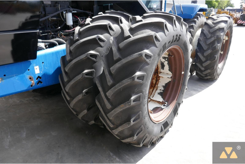 Traktor New Holland 9482