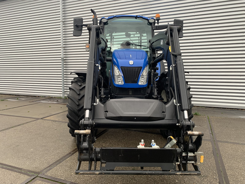 Traktor New Holland T4.85