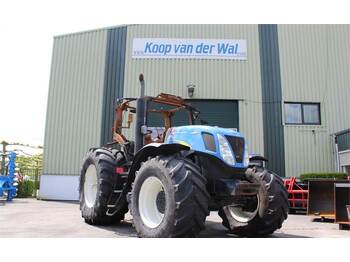 Traktor New Holland T7030 