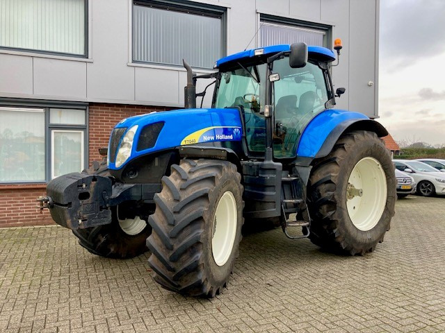 Traktor New Holland T7040 PC