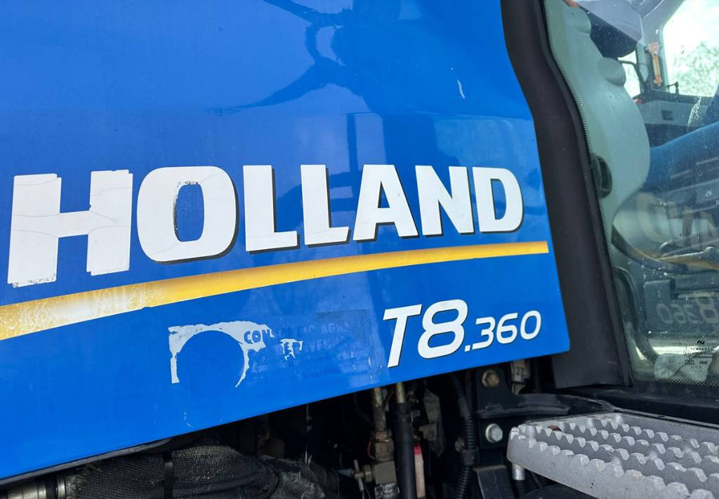 Traktor New Holland T8.360 ultra command