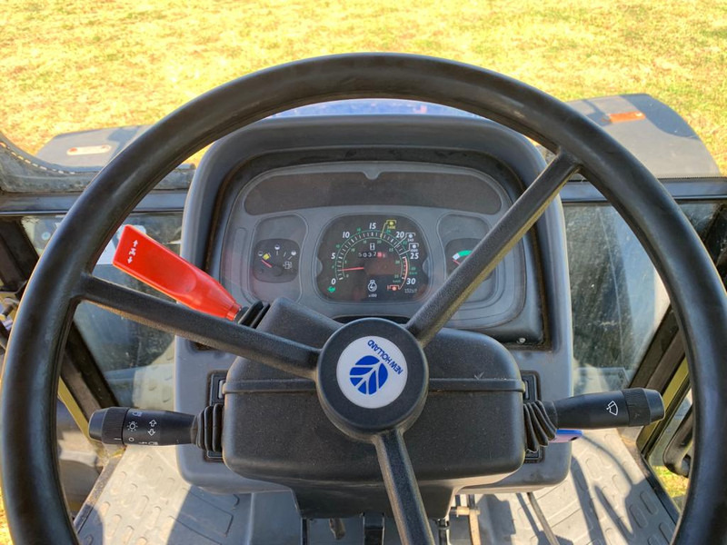 Traktor New Holland TL 90