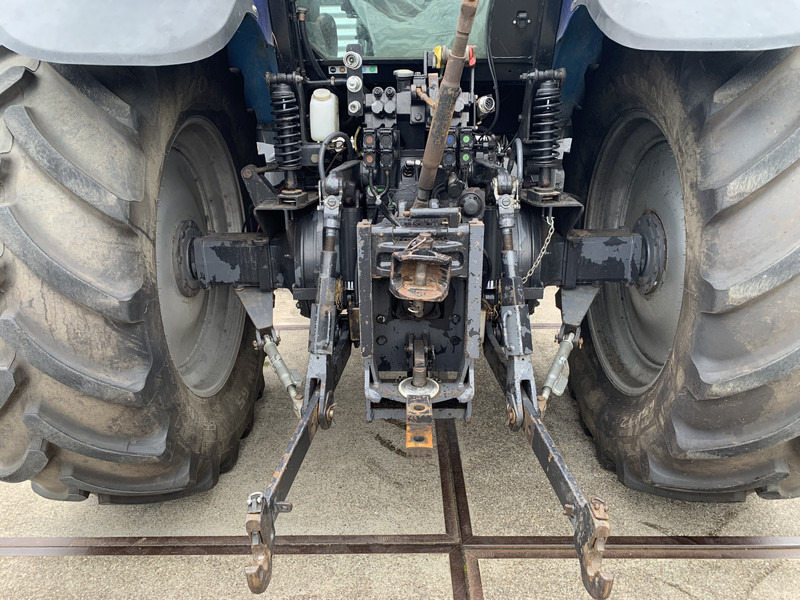 Traktor New Holland TM165 Power Command