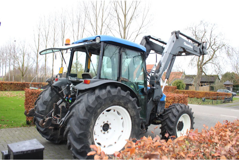 Traktor New Holland TN75S