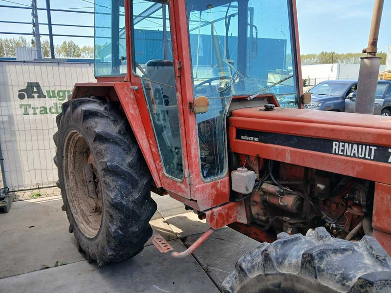 Traktor Renault 781-4