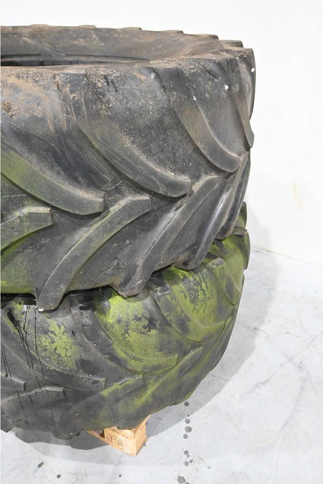 Traktor VREDESTEIN 600/65R28 TRACTOR TIRE (2X)