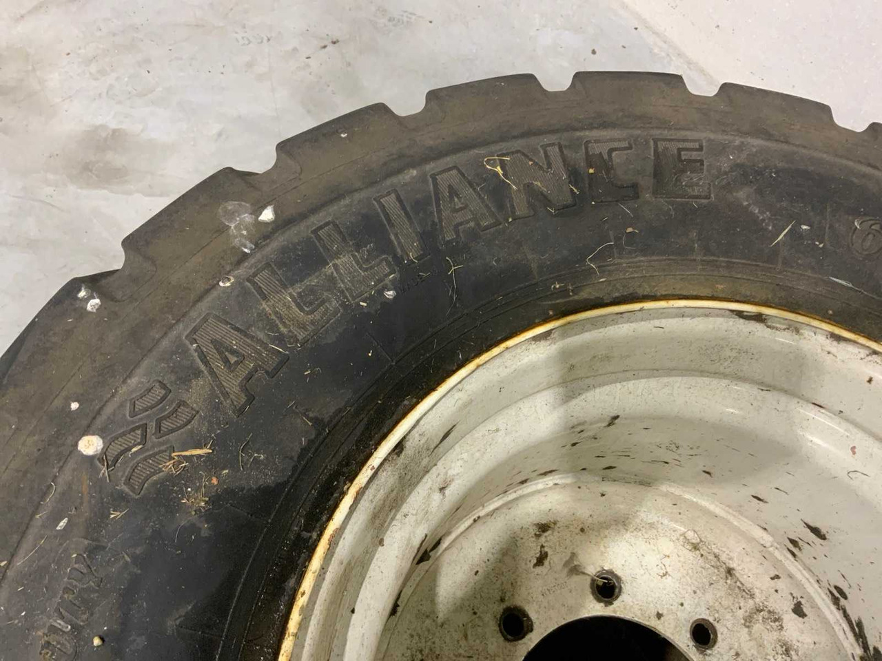 Traktor VREDESTEIN RADIAL 600/50R22.5 TIPPER TIRE