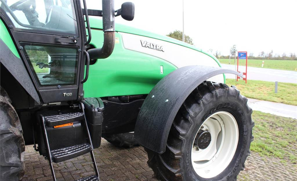 Traktor Valtra Valmet T130 Hitech