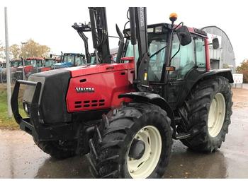 Traktor Valtra 8400 Mega: das Bild 1