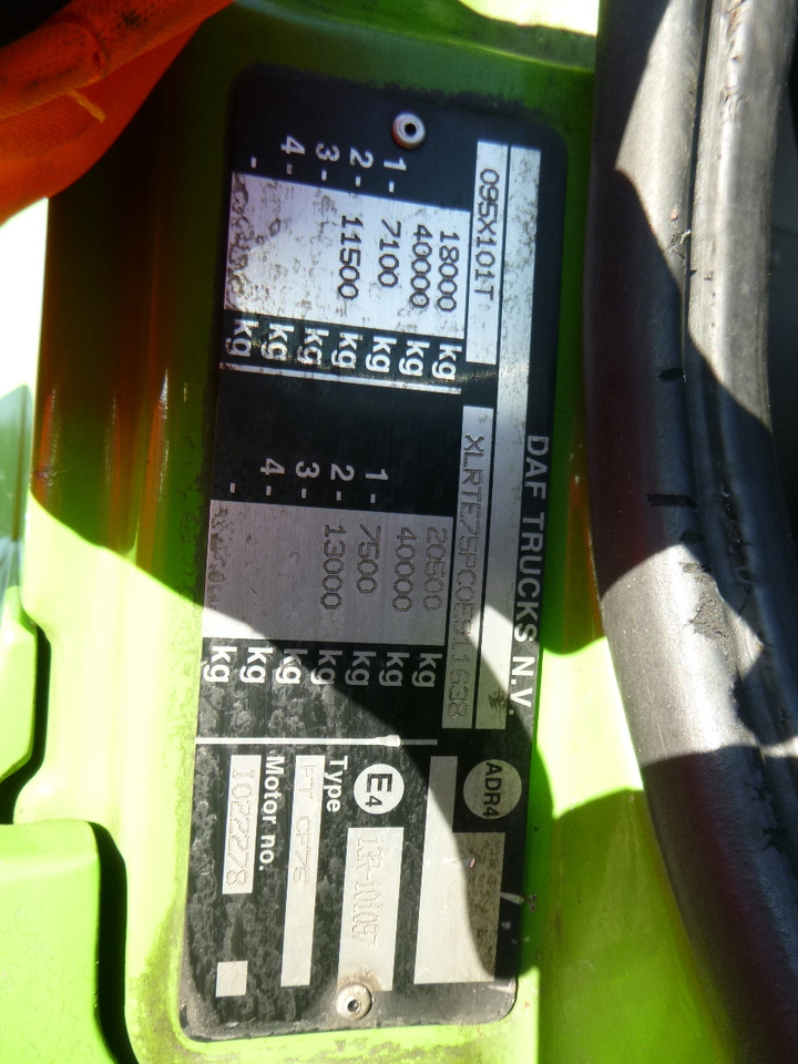 Sattelzugmaschine DAF CF 75.310 4x2 RHD: das Bild 17