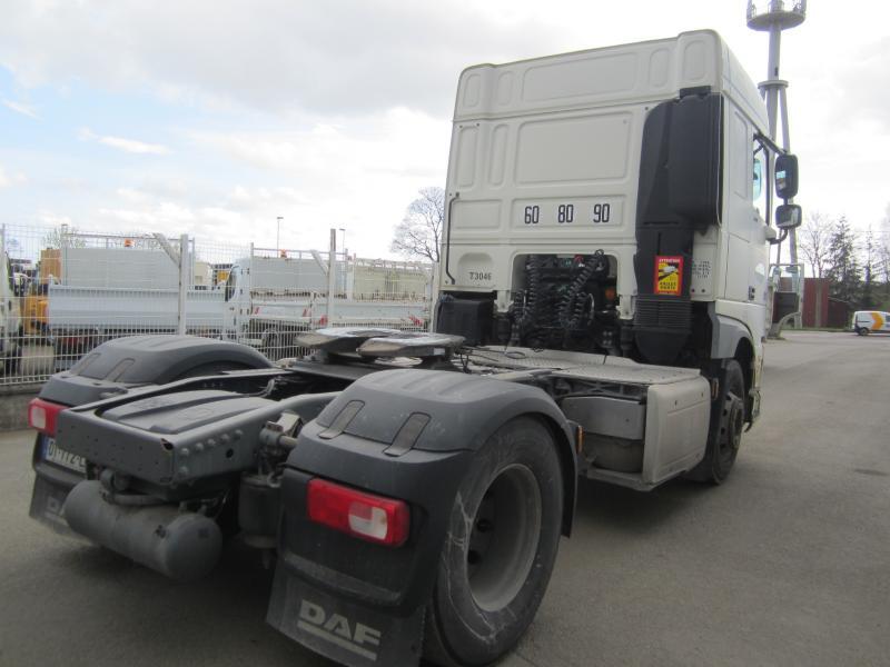 Sattelzugmaschine DAF XF105 460