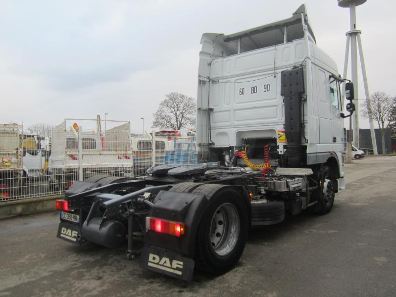 Sattelzugmaschine DAF XF105 460