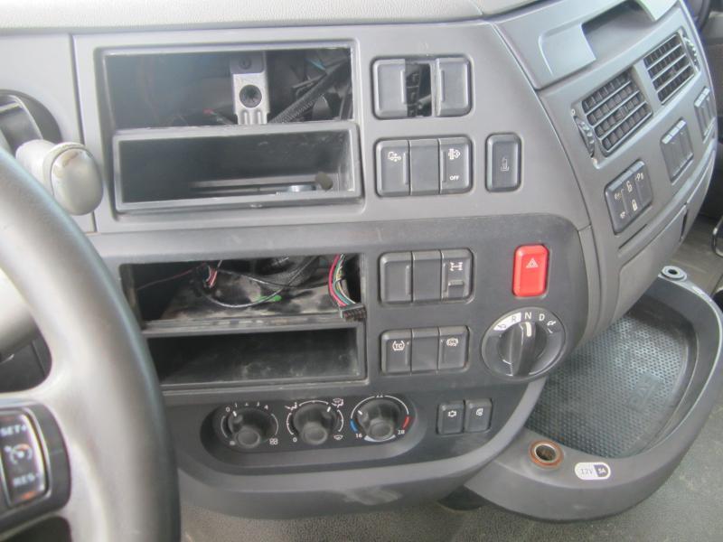 Sattelzugmaschine DAF XF105 460