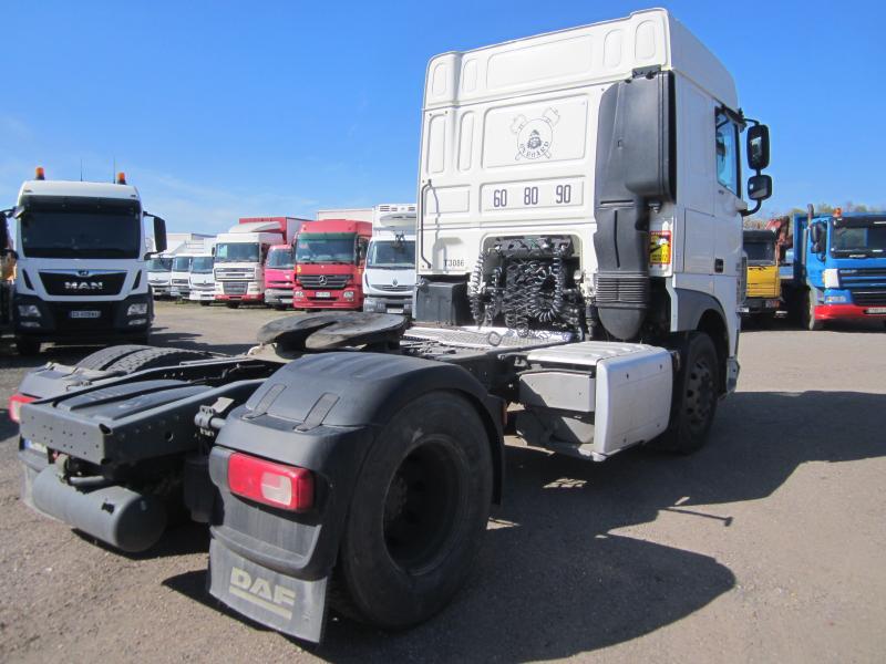 Sattelzugmaschine DAF XF105 460