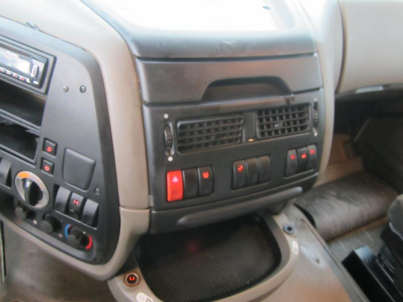 Sattelzugmaschine DAF XF105 460