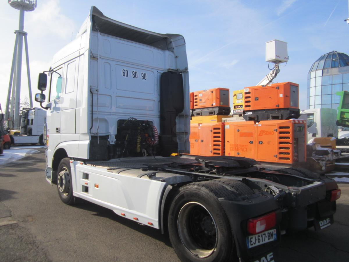 Sattelzugmaschine DAF XF105 460