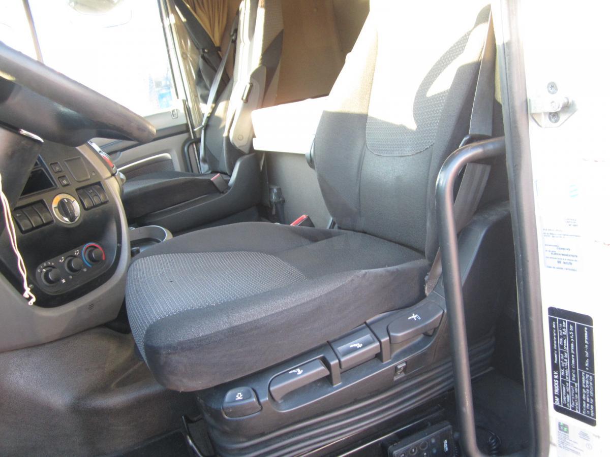 Sattelzugmaschine DAF XF105 460