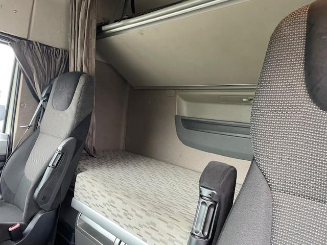 Sattelzugmaschine DAF XF105 460