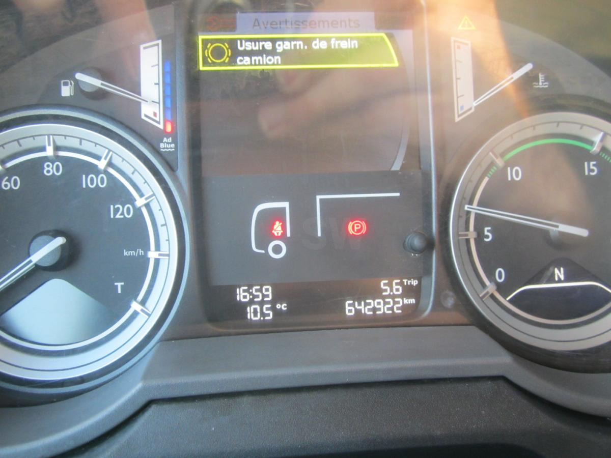 Sattelzugmaschine DAF XF105 460