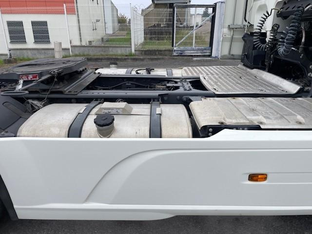 Sattelzugmaschine DAF XF105 460