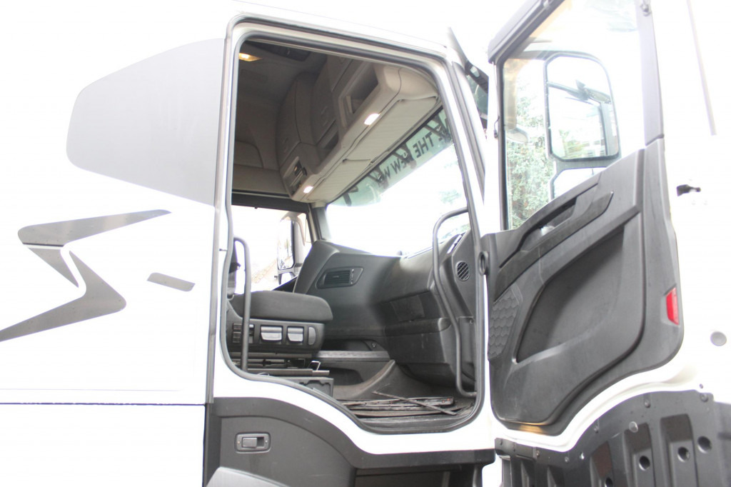 Sattelzugmaschine Iveco S-Way 510 Retarder Standklima Navi Kühlbox