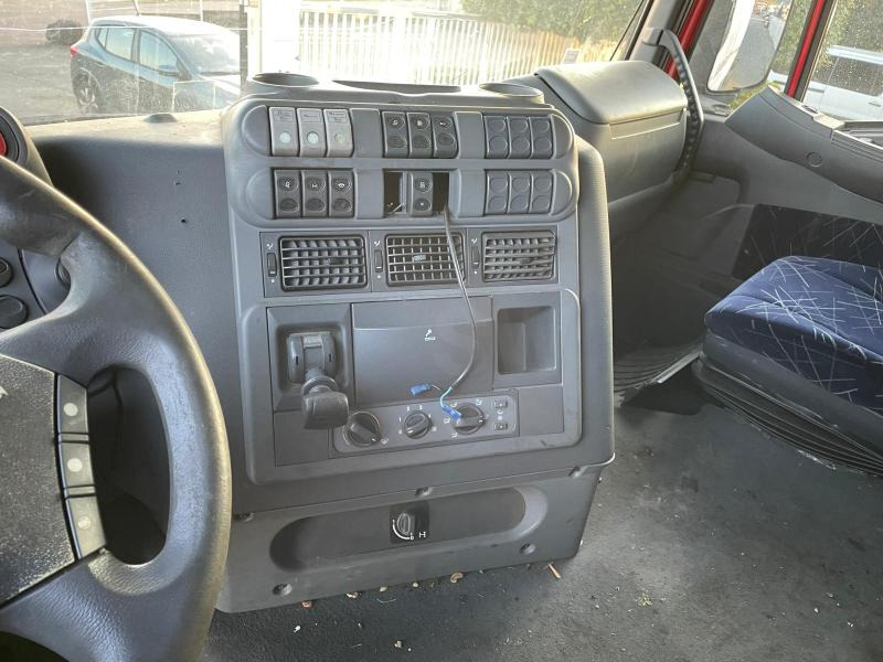 Sattelzugmaschine Iveco Stralis 560