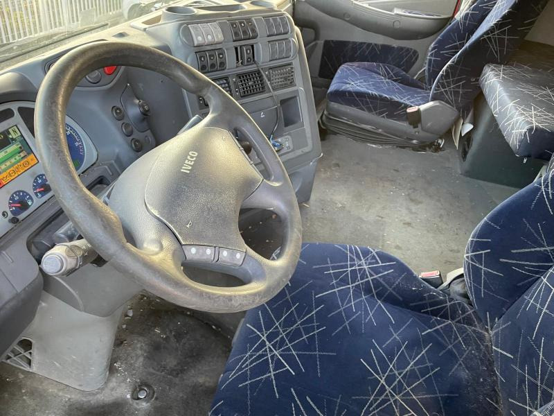 Sattelzugmaschine Iveco Stralis 560