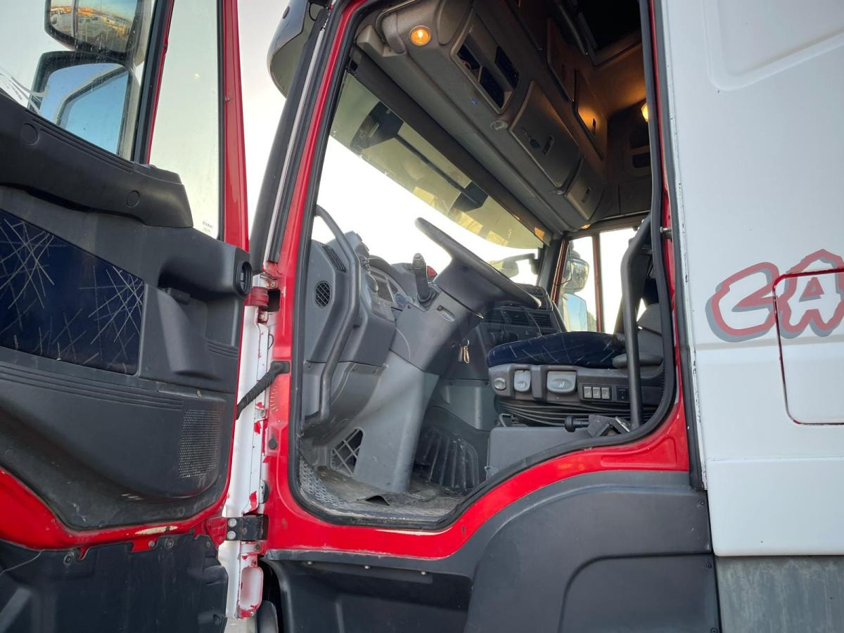 Sattelzugmaschine Iveco Stralis 560