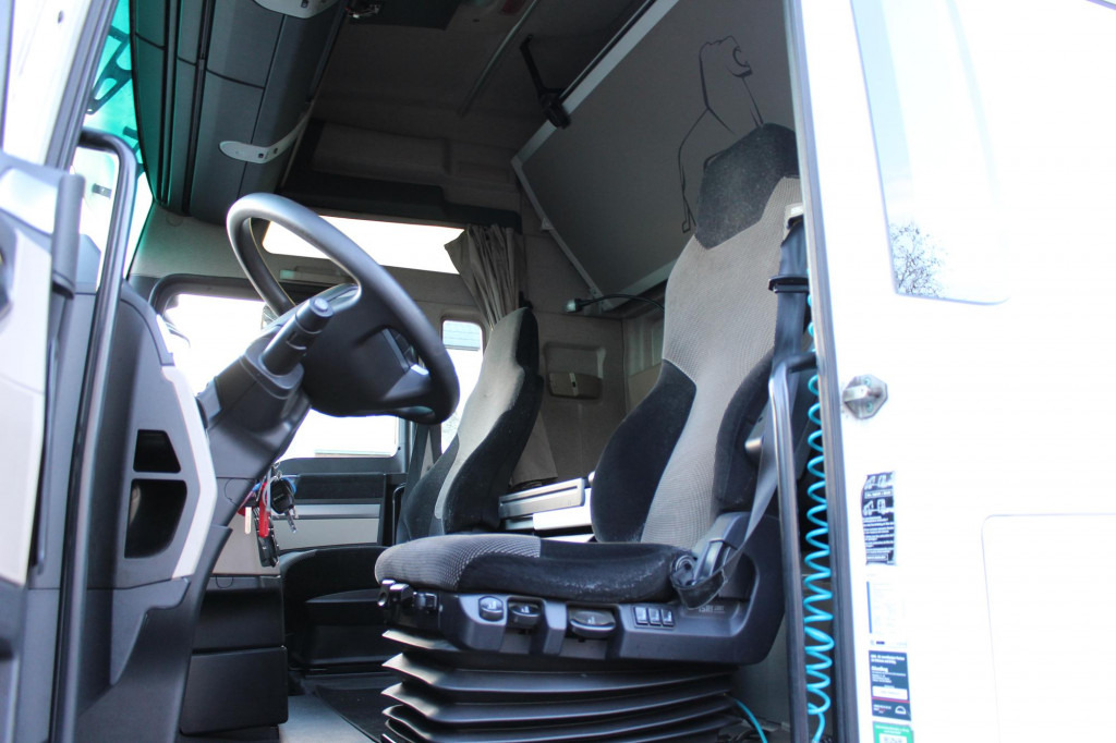 Sattelzugmaschine MAN TGX 18.510 E6 XXL Retarder Kühlbox Navi