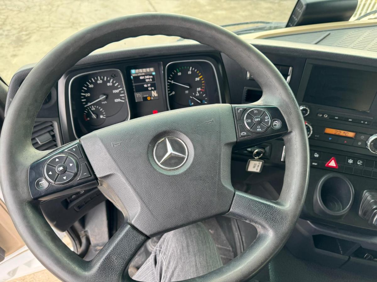 Sattelzugmaschine Mercedes Actros 1845