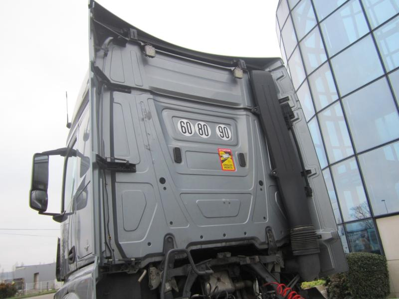 Sattelzugmaschine Mercedes Actros 1845