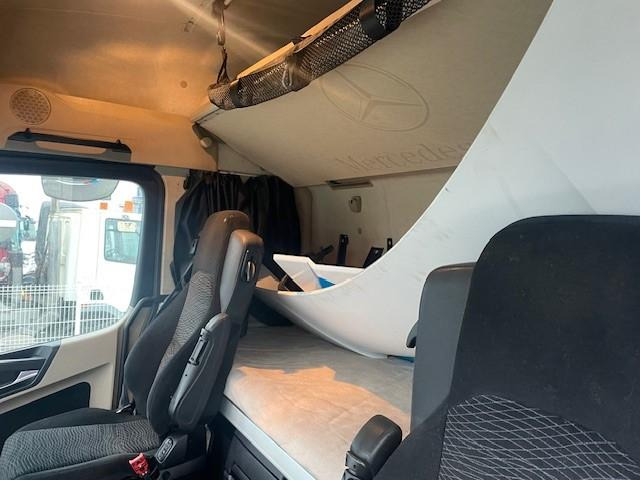 Sattelzugmaschine Mercedes Actros 1845