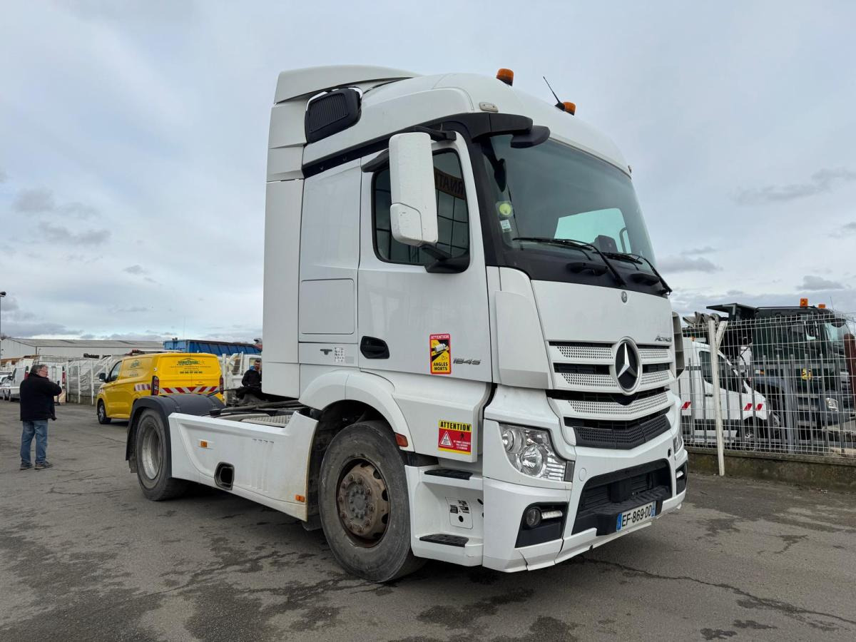 Sattelzugmaschine Mercedes Actros 1845