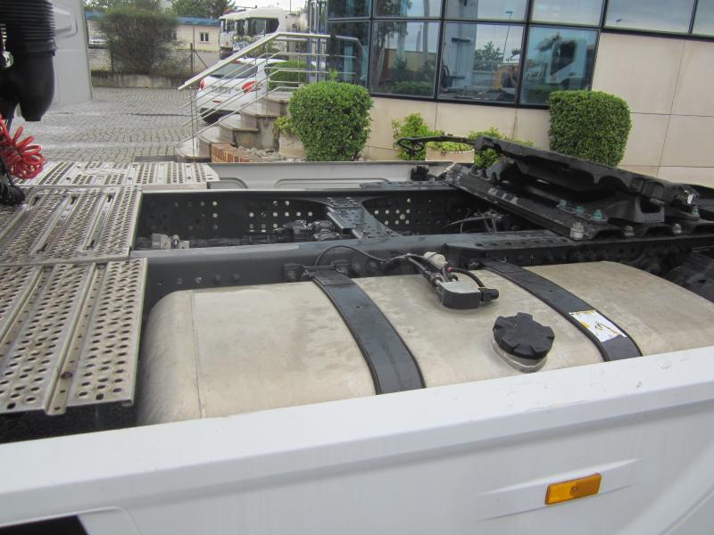 Sattelzugmaschine Mercedes Actros 1845