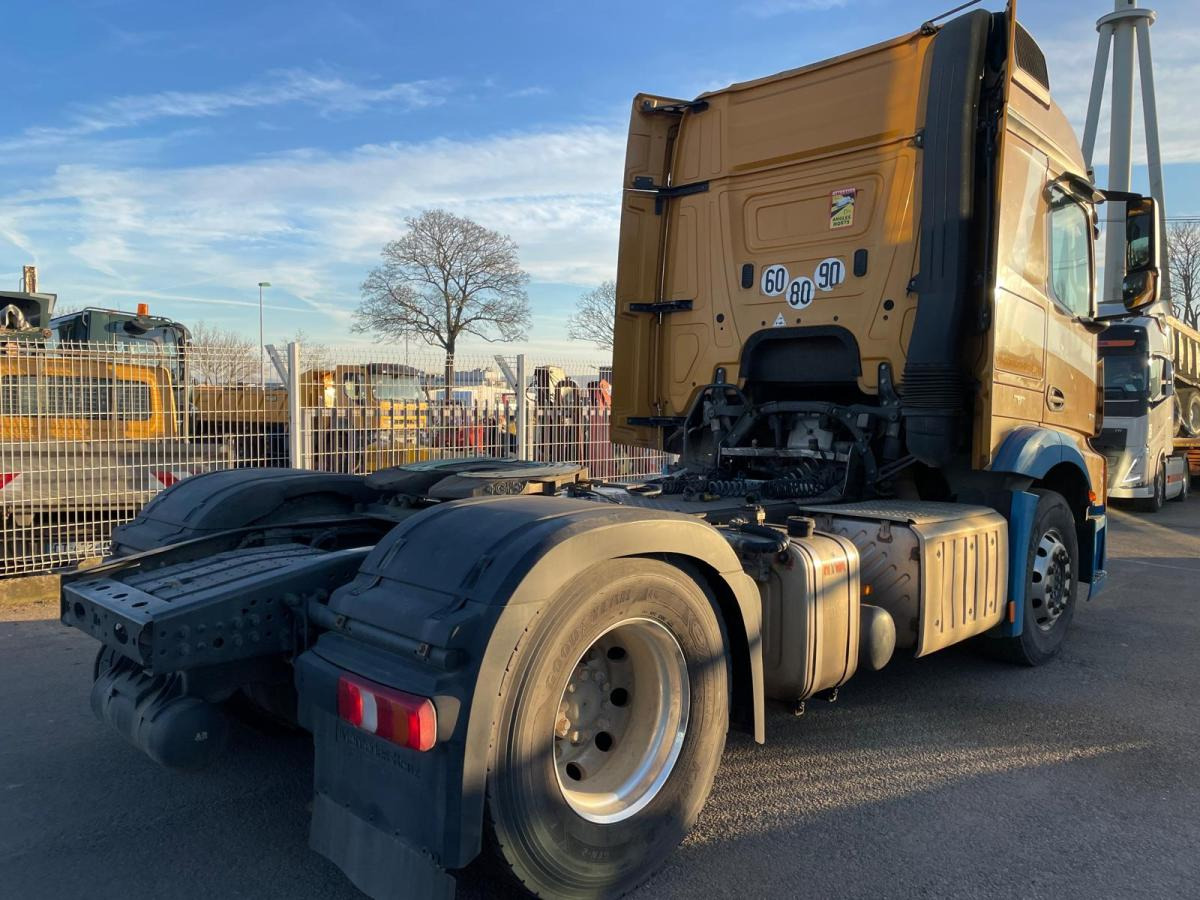 Sattelzugmaschine Mercedes Actros 1845