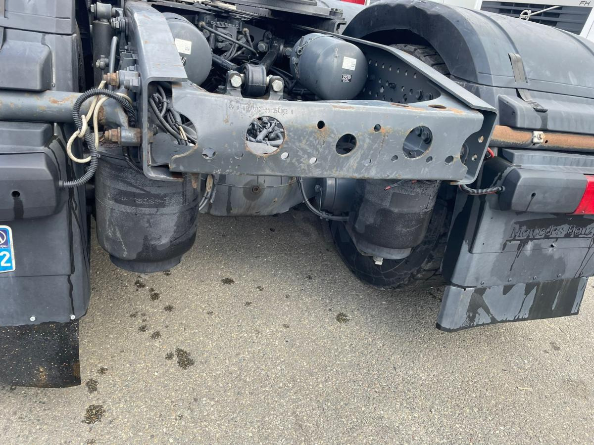 Sattelzugmaschine Mercedes Arocs 3348