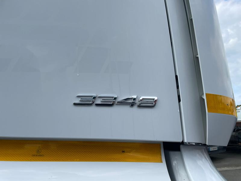 Sattelzugmaschine Mercedes Arocs 3348