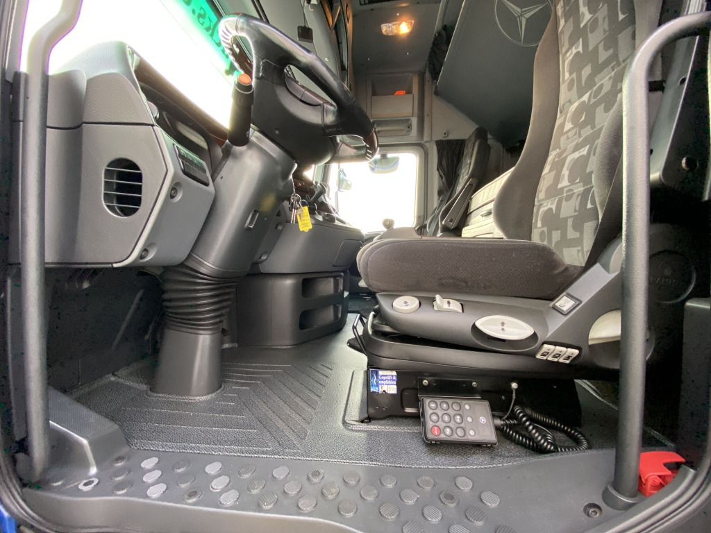 Sattelzugmaschine Mercedes-Benz 1844 LS Actros MP2
