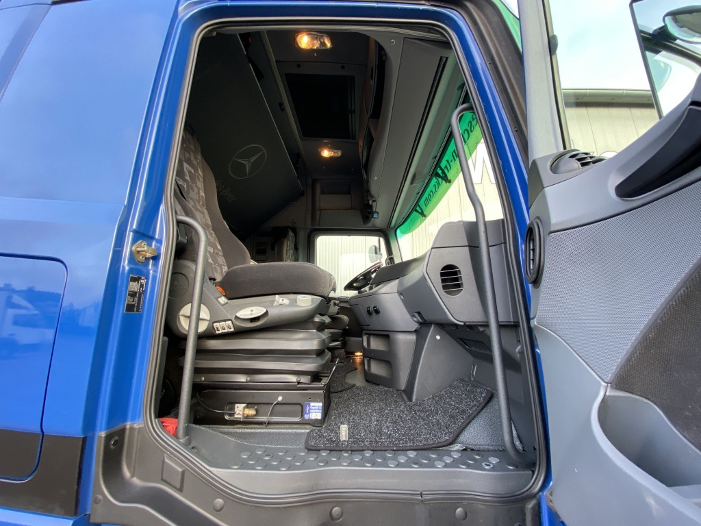 Sattelzugmaschine Mercedes-Benz 1844 LS Actros MP2
