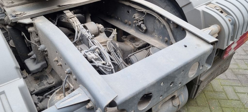 Sattelzugmaschine Mercedes-Benz Atego 1828 Crane.. manuel gearbox: das Bild 8