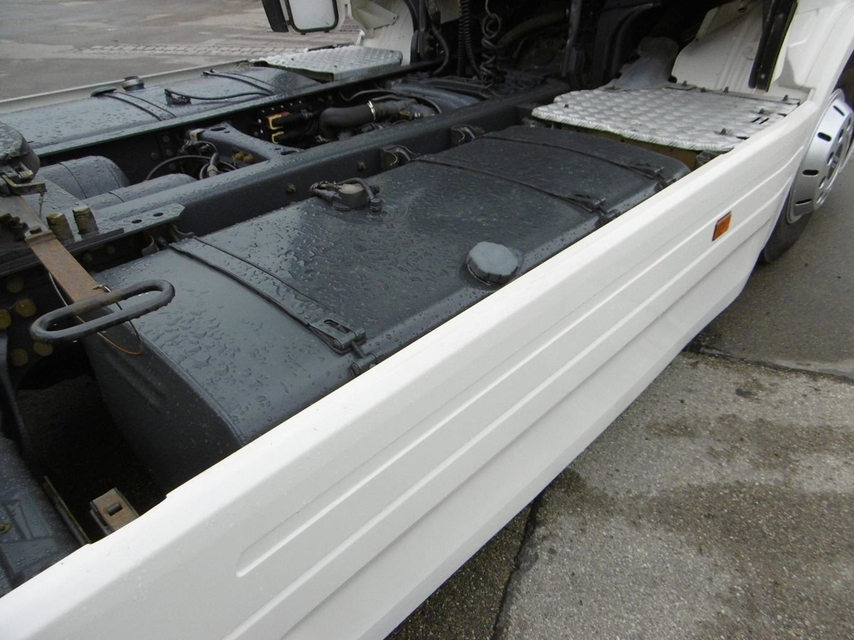 Sattelzugmaschine SCANIA R450 Highline Mega Lowdeck 2x Tank Retarder: das Bild 7