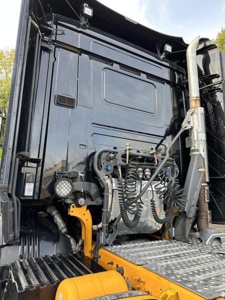 Sattelzugmaschine Scania R 520 4x2 Standard Kipphydr.Retarder deuts.LKW V8
