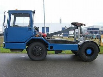 Sisu 4x4 terminal tractor zugmachine - Sattelzugmaschine