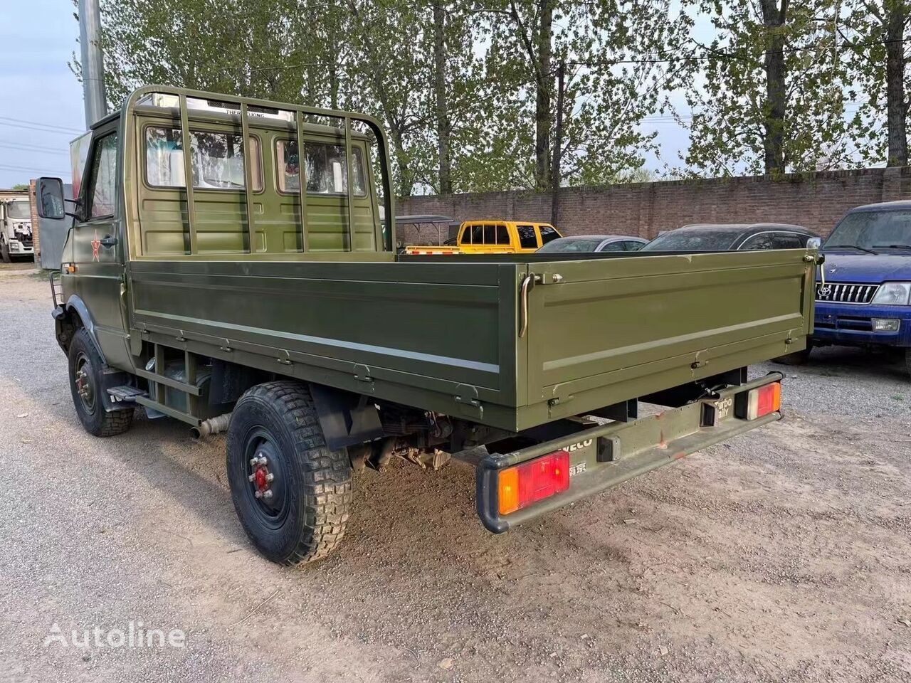 Pritschenwagen IVECO 4x4 all wheels drive light cargo truck military chassis: das Bild 4