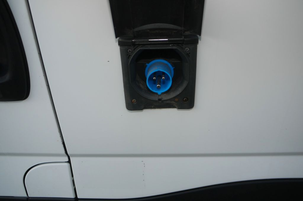 Kühltransporter Iveco 35S18 DAILY KUHLKASTENWAGEN THERMOKING V300: das Bild 12