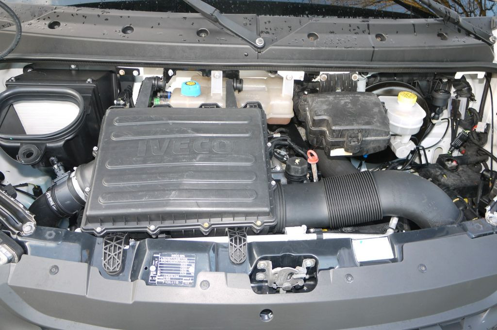 Kühltransporter Iveco 35S18 DAILY KUHLKASTENWAGEN THERMOKING V300: das Bild 17