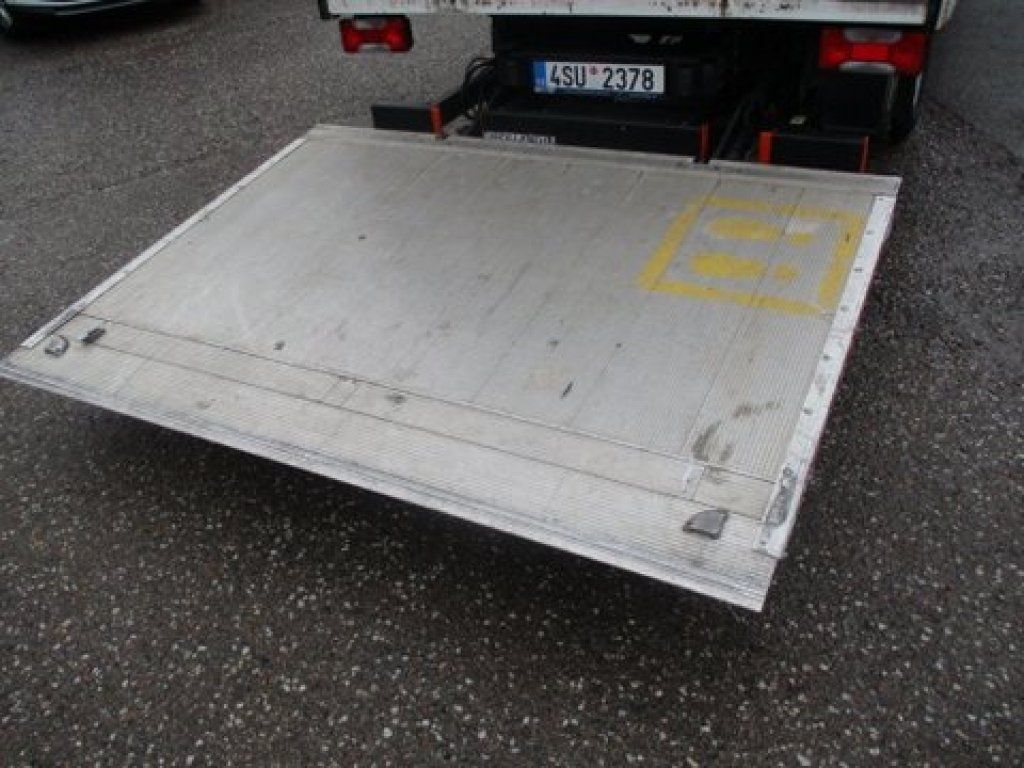 Koffer Transporter Iveco Daily 35C15 LBW: das Bild 6