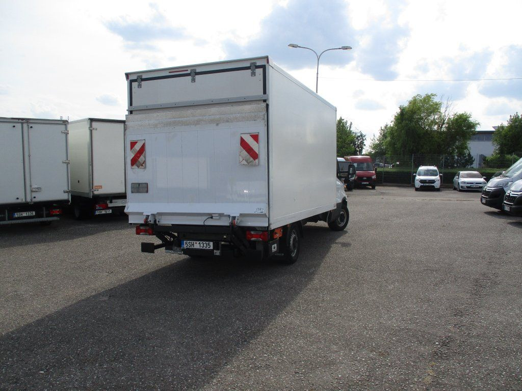 Koffer Transporter Iveco Daily 35S16 mit LBW: das Bild 5