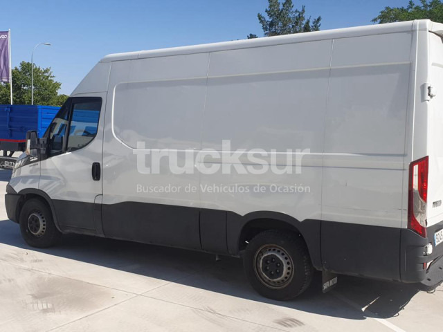 Koffer Transporter IVECO DAILY 35S16 12M3