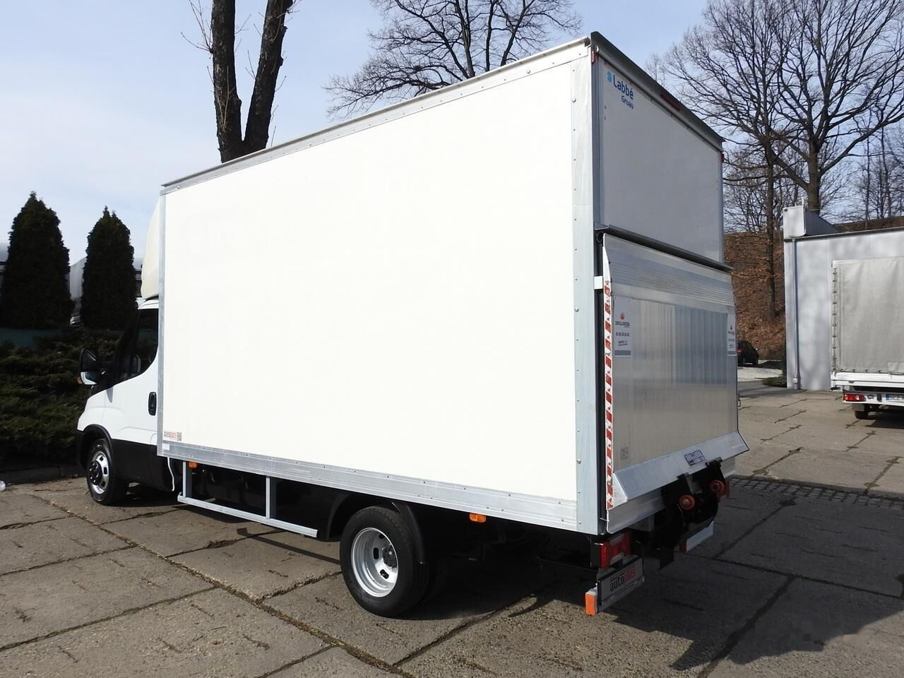 Koffer Transporter IVECO Daily 35C16 Koffer + tail lift